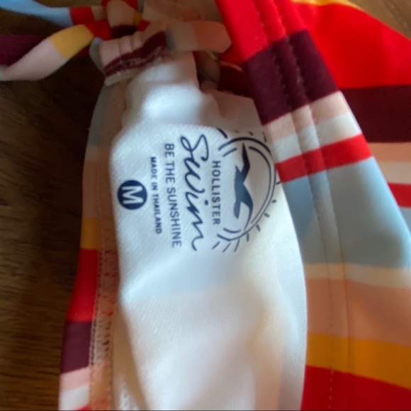Hollister Bathing Suit top - Picture 3 of 3